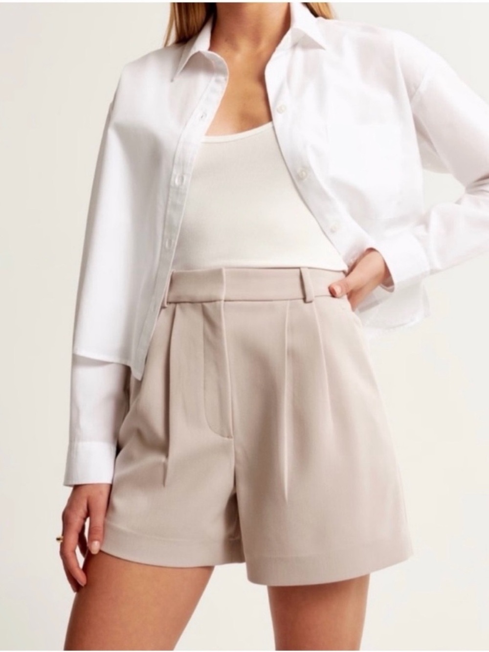 Abercrombie & Fitch Women's A&F Sloane Tailored Short in Light Taupe